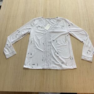 Exclusive Top Blouse White Heart Design Lace Trim Long Sleeve Size Small New